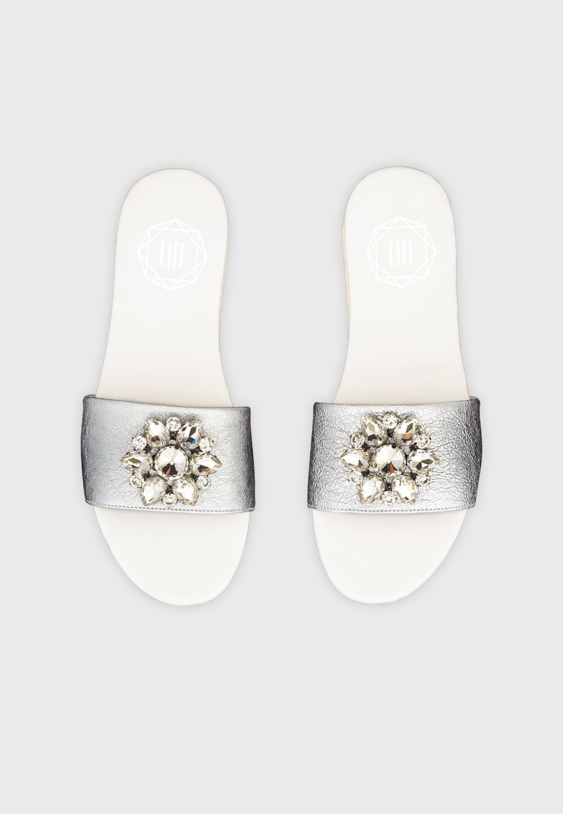 Schlappen Lou in silber mit fester Brosche