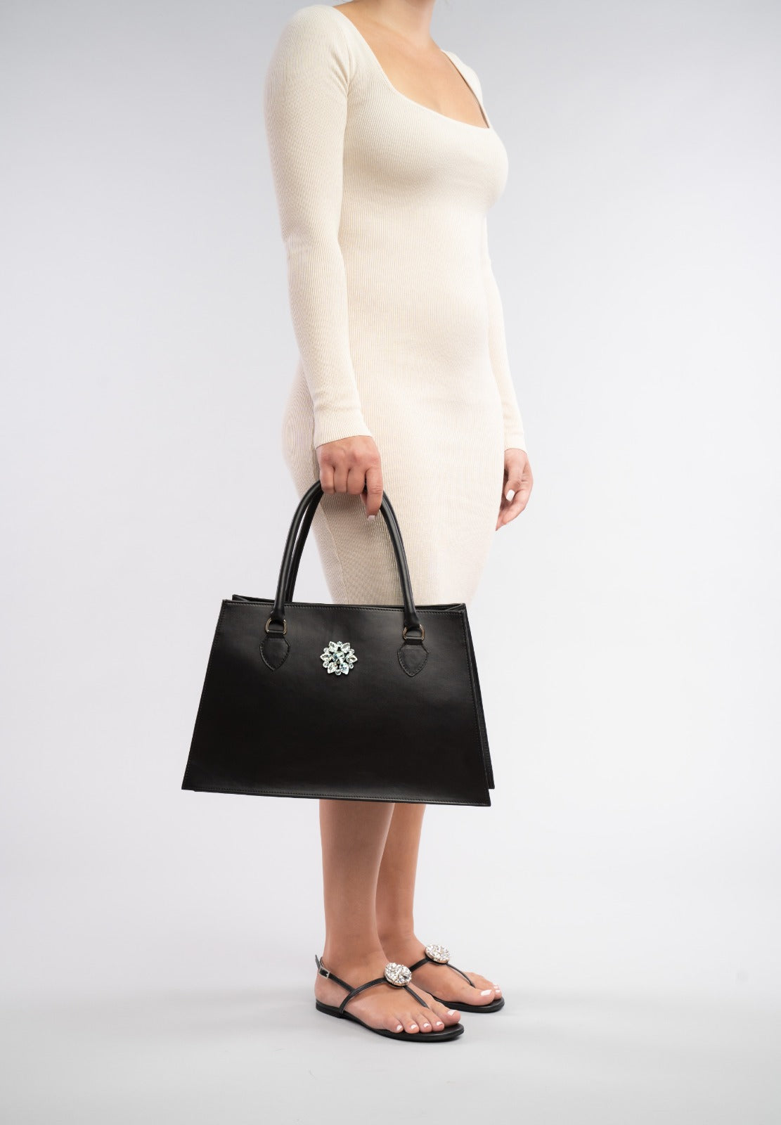 Miranda mit fester Brosche