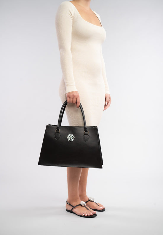 Miranda mit fester Brosche